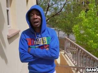 Порно видео дрочит волосатую