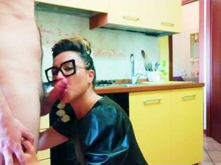 Смотреть порно ролики маленькая грудь бесплатно